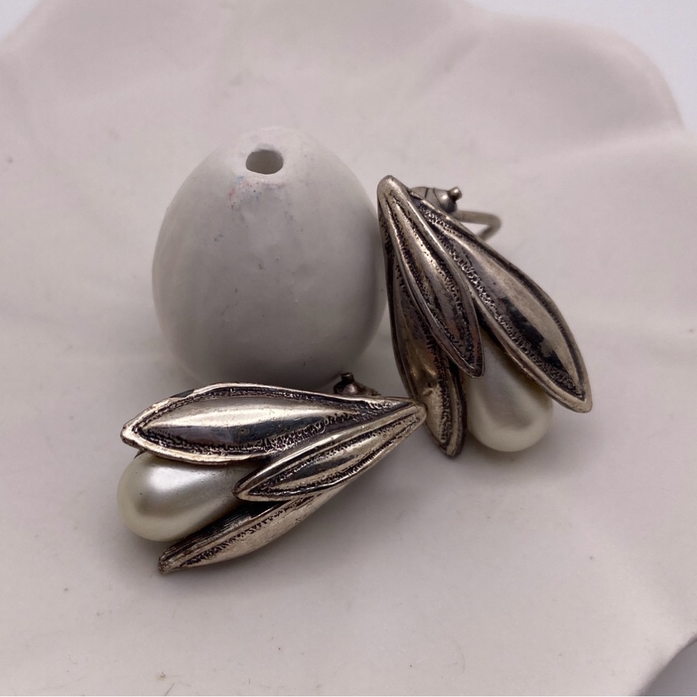 Vintage Taxco Faux Pearl Cala Lilly Sterling Clip Earrings Signed Beautiful